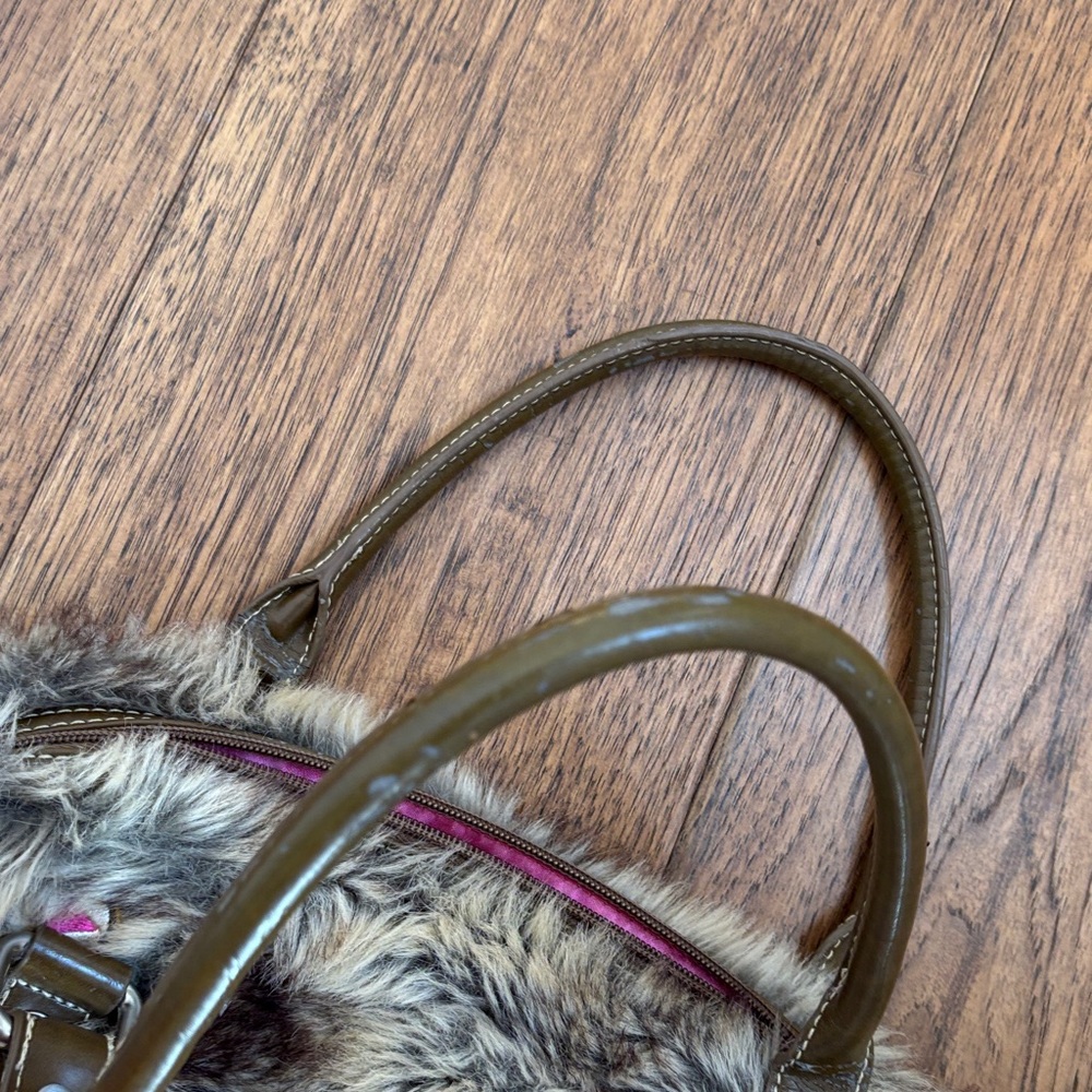 OILILY Faux Fur Embroidered Nordic Purse Handbag - Picture 5 of 11